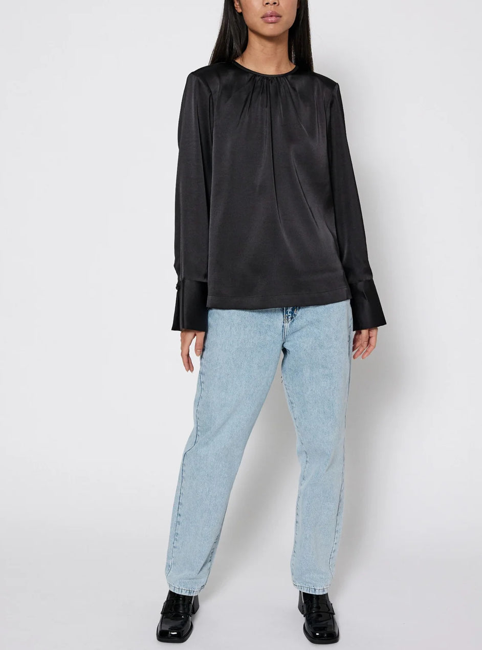 Gili drape top