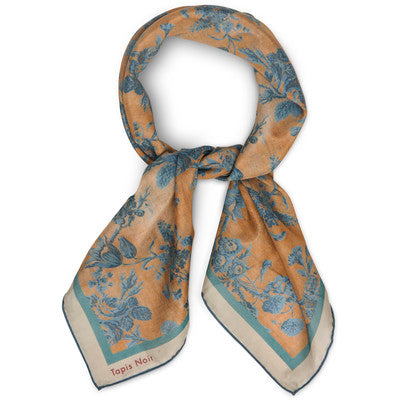 Light Dahlia Scarf