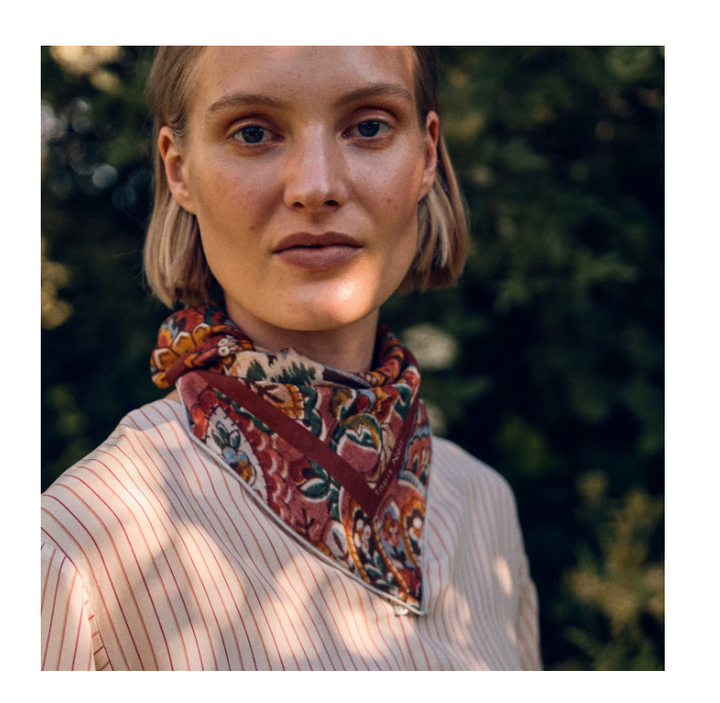 LIGHT PINK PAISLEY SCARF